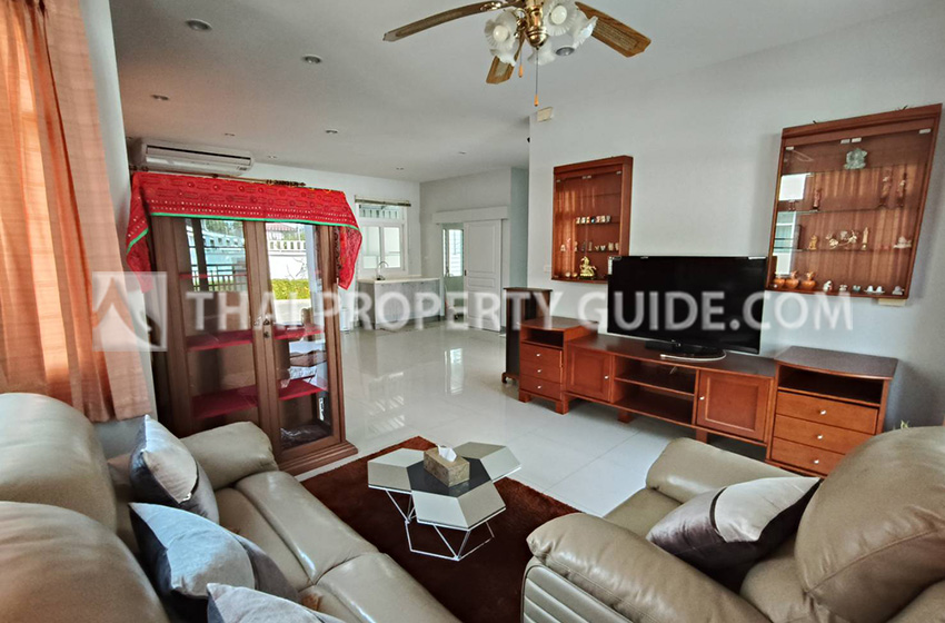 House with Shared Pool in Nichada Thani 